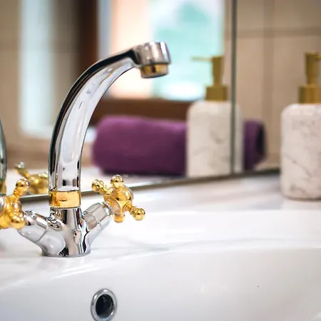 Semesterbostad House David *